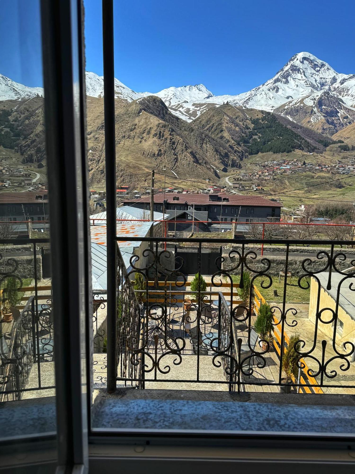 Hotel Elia Kazbegi Exterior photo