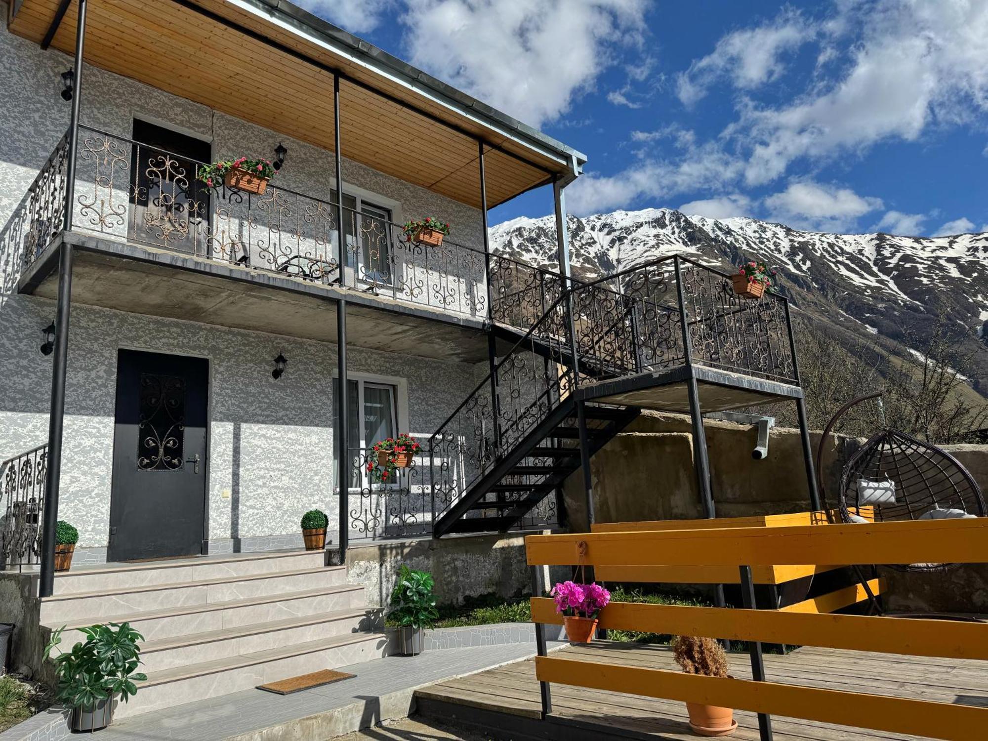 Hotel Elia Kazbegi Exterior photo